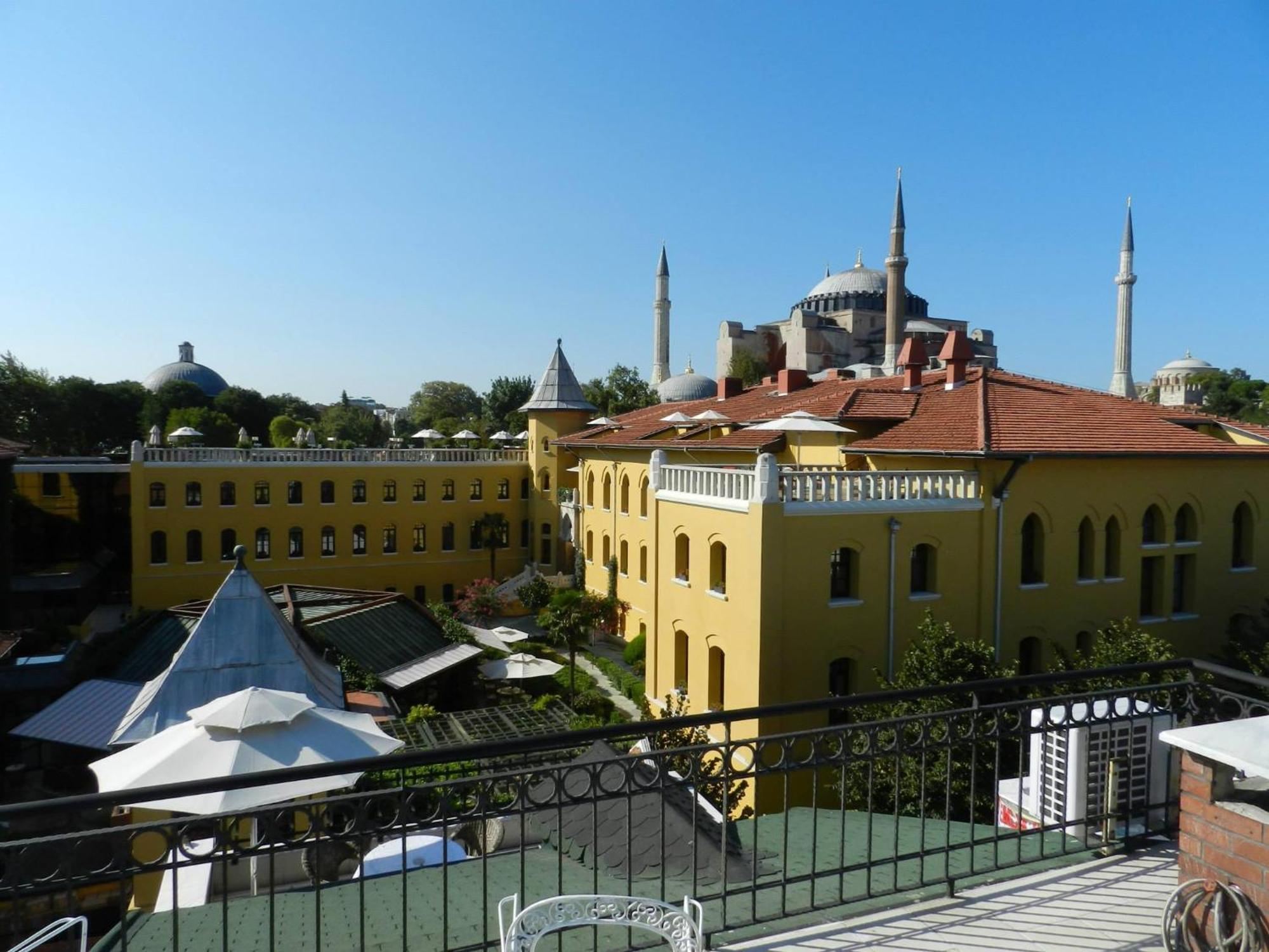Berk Guest House - Grandma'S House, Istanbul